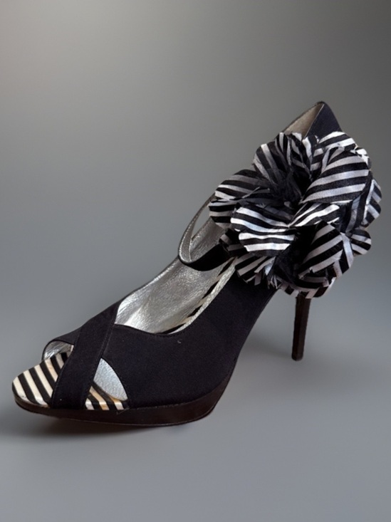 Beverly Feldman Shoes - White Striped Flower Accent Peep Toe High Heels